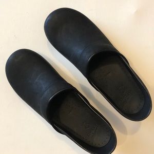 NWOT Dansko leather size 45 shoes (11.5-12)